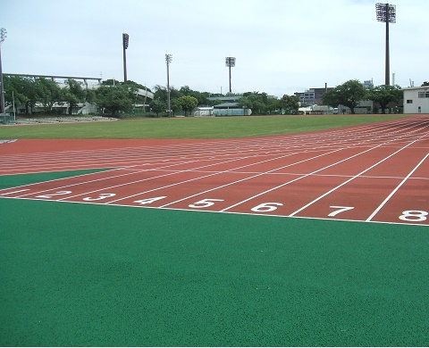 群馬県立敷島公園補助陸上競技場の全体写真